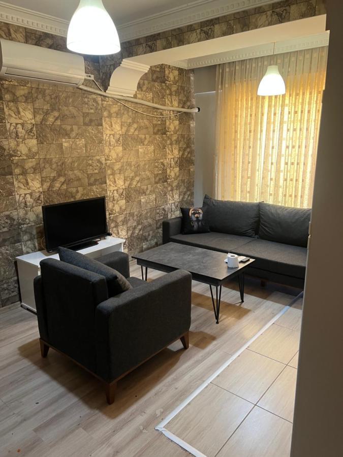 Kizil Apart Buca Bagian luar foto