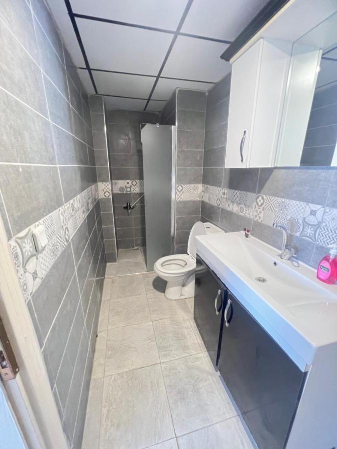 Kizil Apart Buca Bagian luar foto