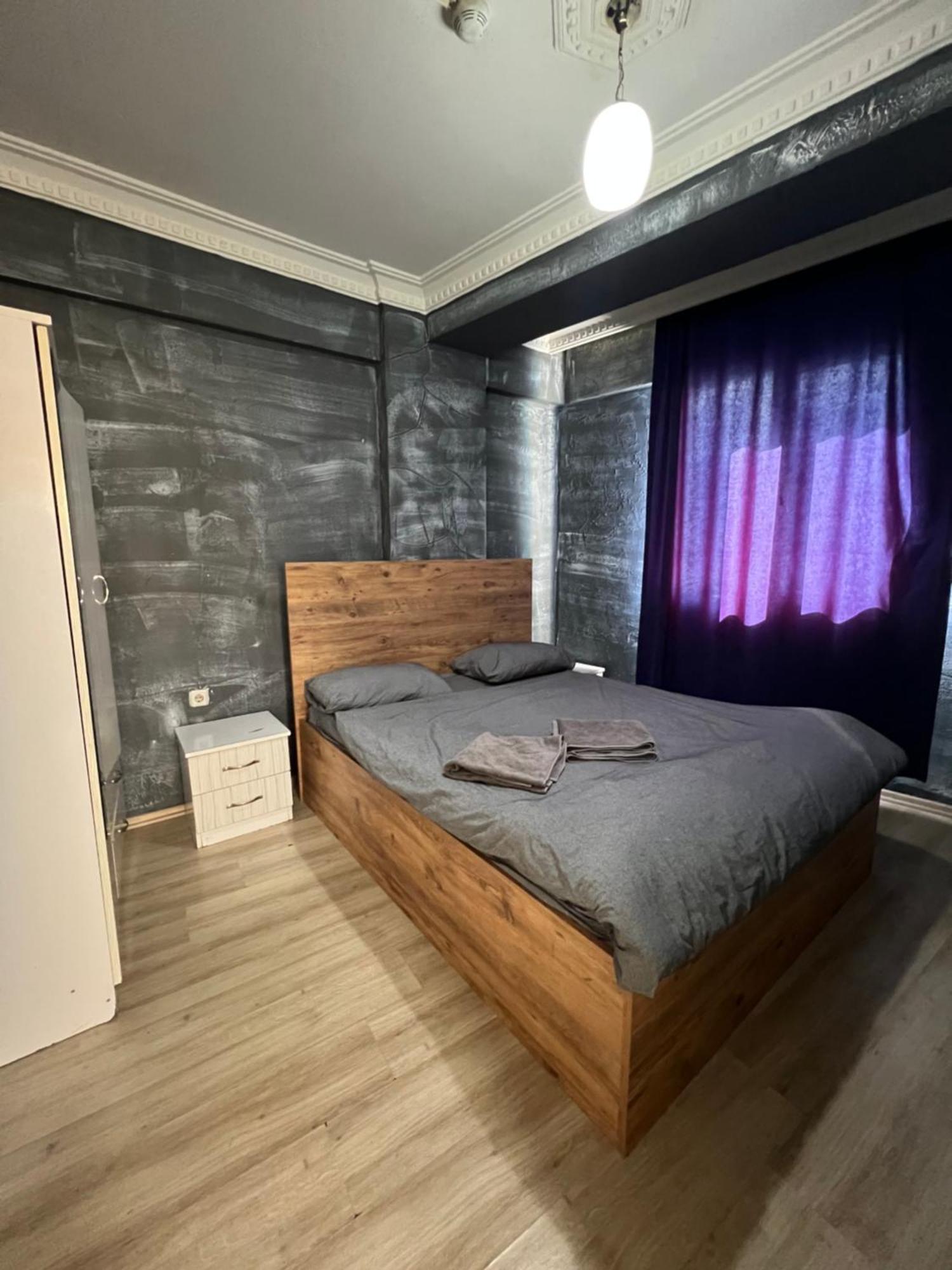 Kizil Apart Buca Bagian luar foto